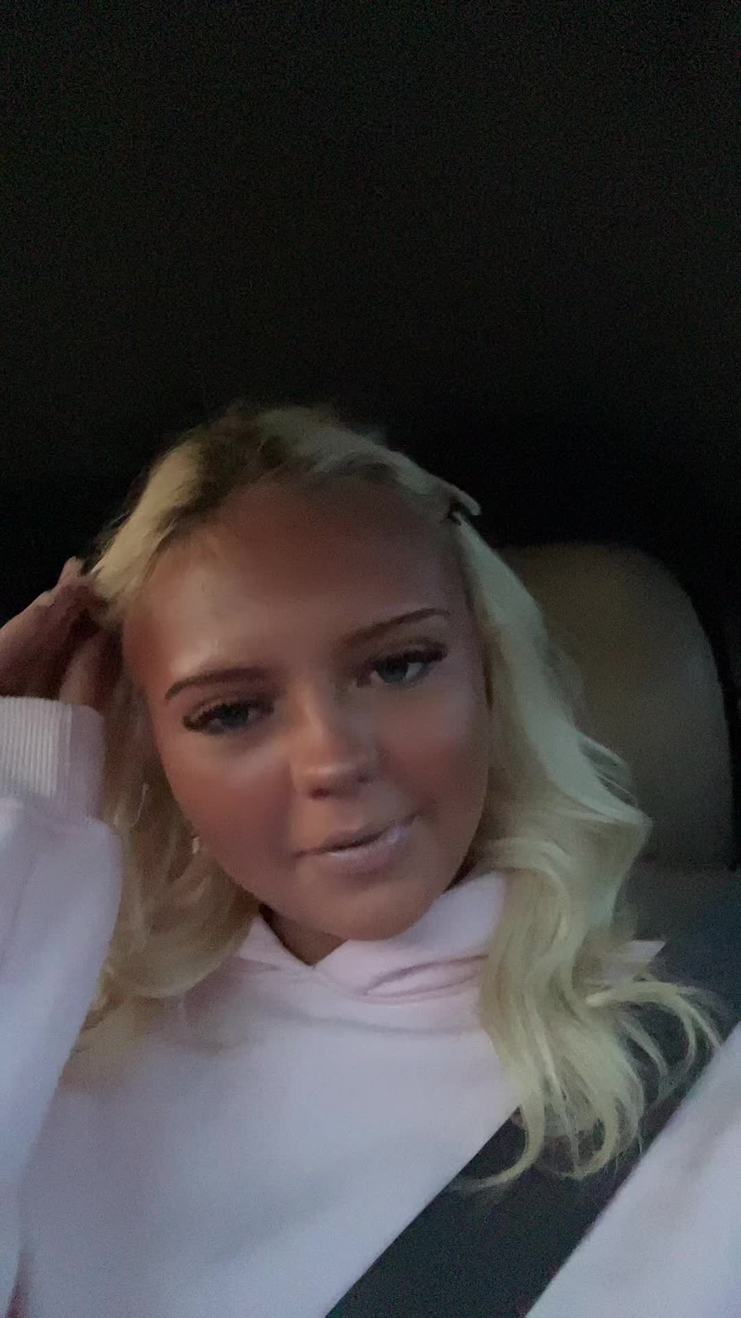@TiMea💋💋💋🥂🥂