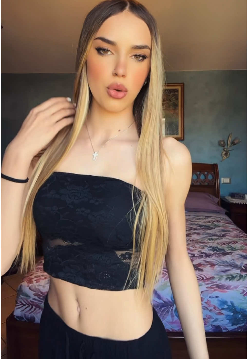 @lonatierika_