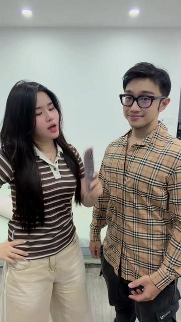 @Vy hư hư