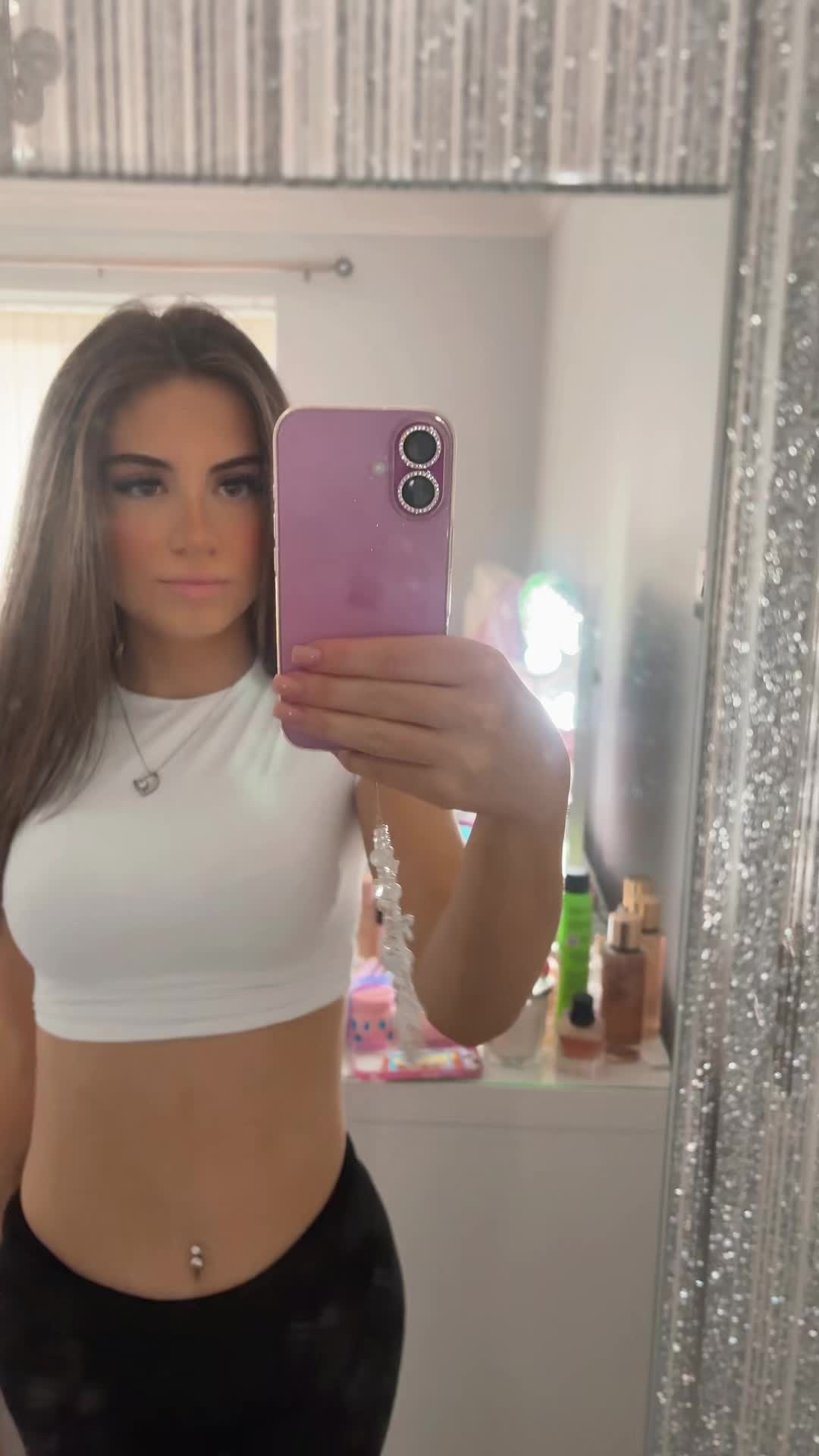 @𝐬𝐡𝐚𝐧𝐢𝐲𝐚🤍