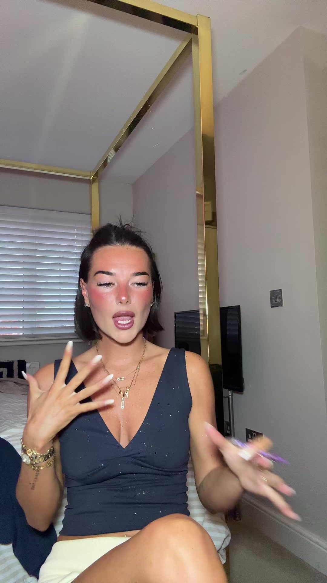 @maybev1104