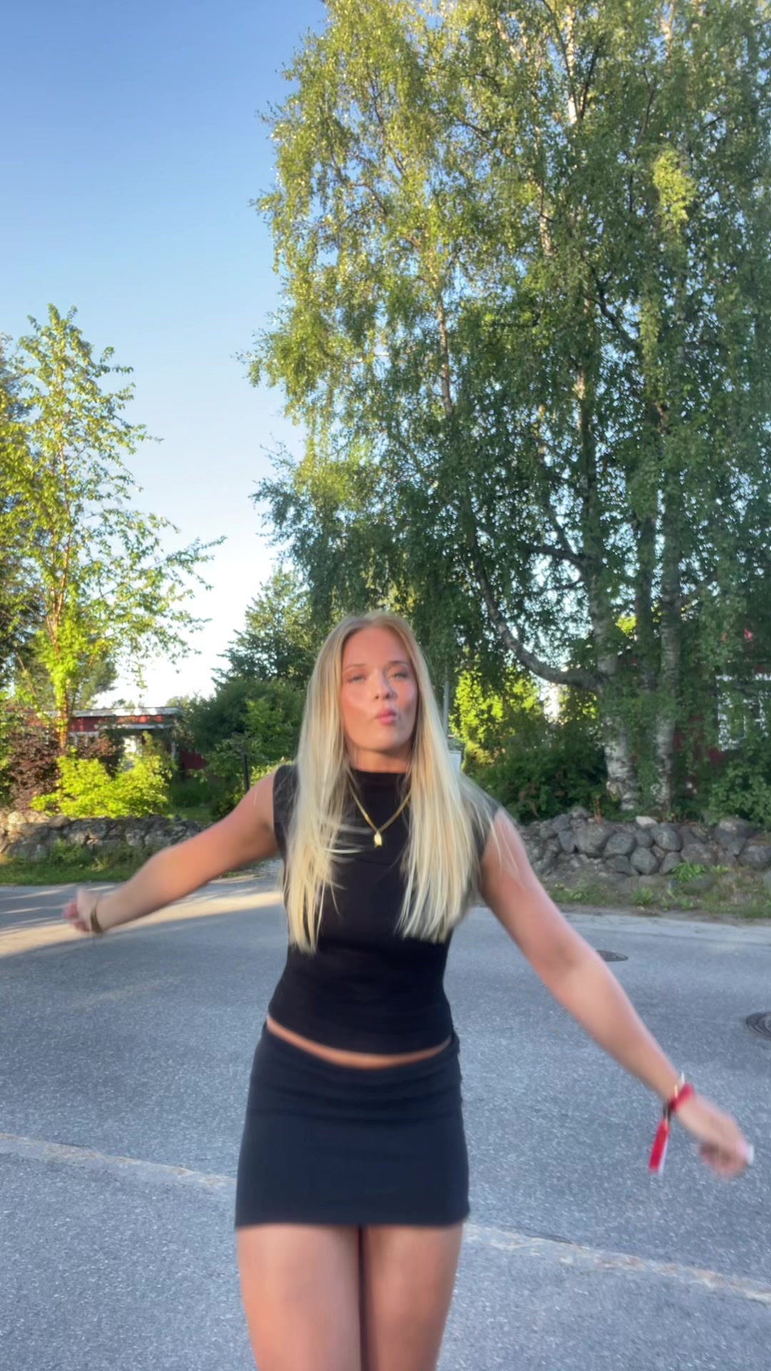@Tindraaa