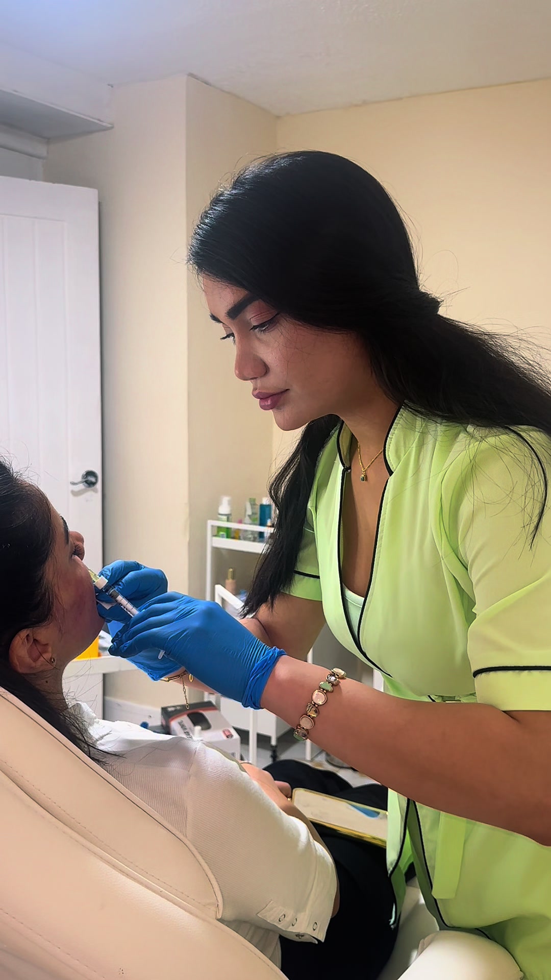 @Nazila beauty Clinic🇬🇧