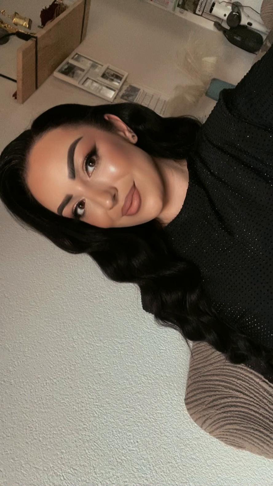 @Dzeni 🦋