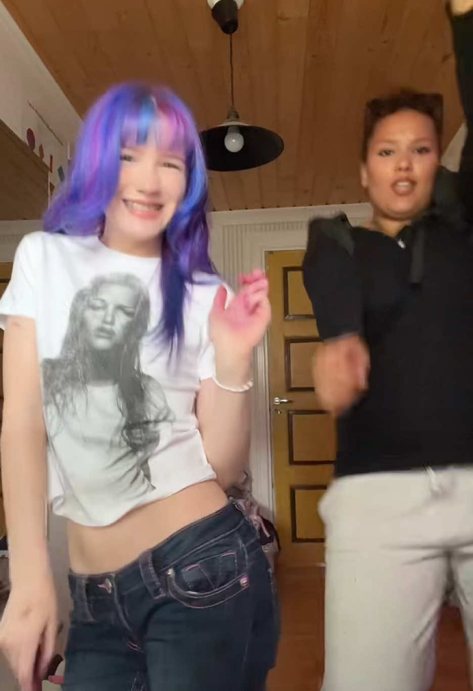 @✮ 𝑺𝒊𝒊𝒓𝒊 ⋆♪ 🎧ྀི💋