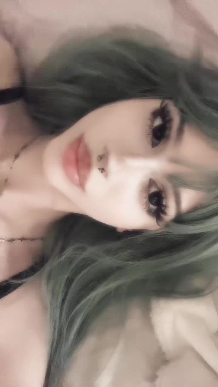 @nora valeria