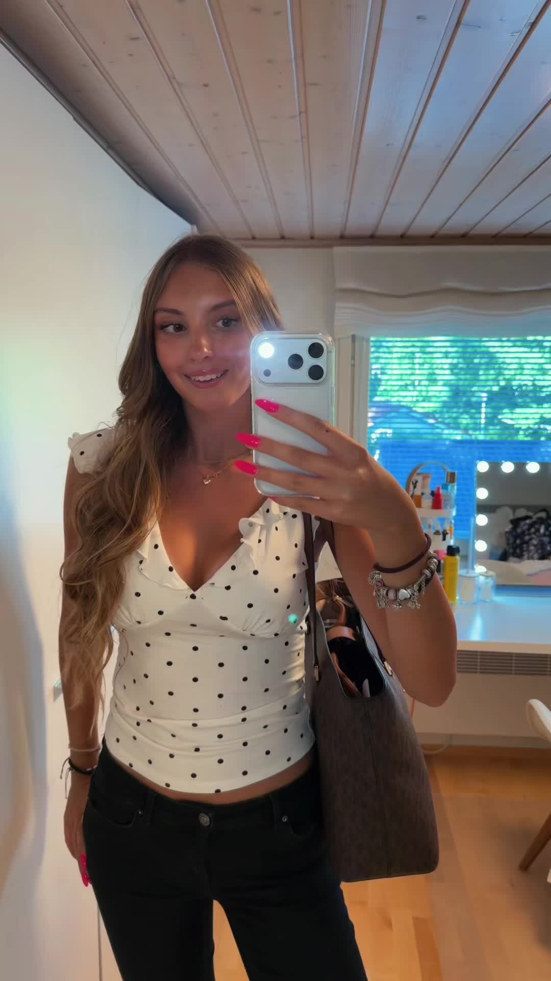 @olivialarjomaa