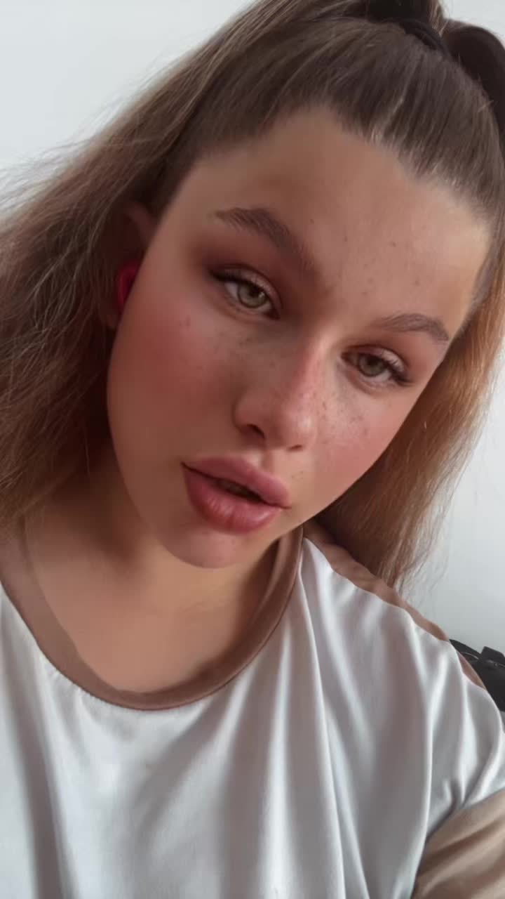 @Holly Louise 🦋🥰