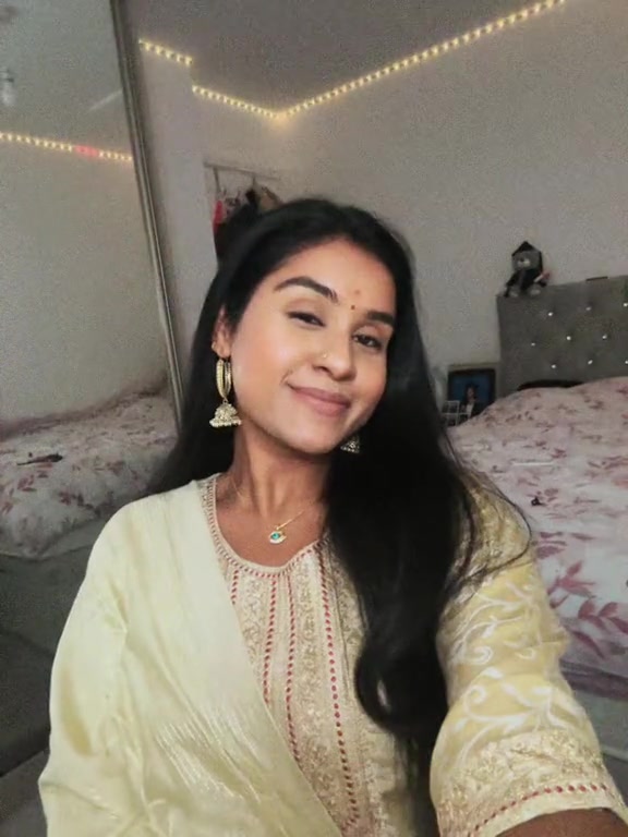 @Santhya 🤍