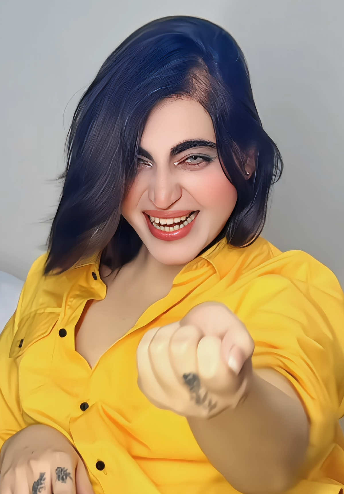 @🧿 شیزی خان 🧿
