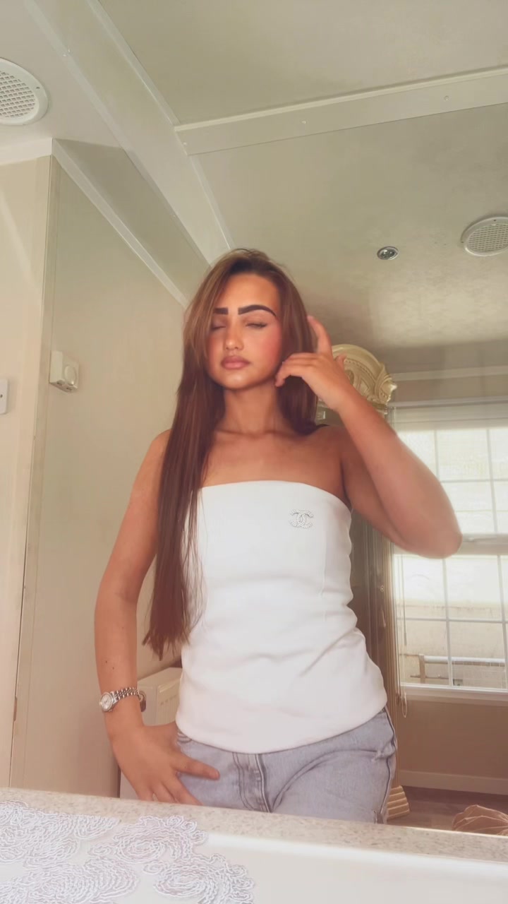 @𝒲𝒾𝓃𝓃𝒾ℯ 𝓂𝒶𝓇𝒾ℯ 👸🏽
