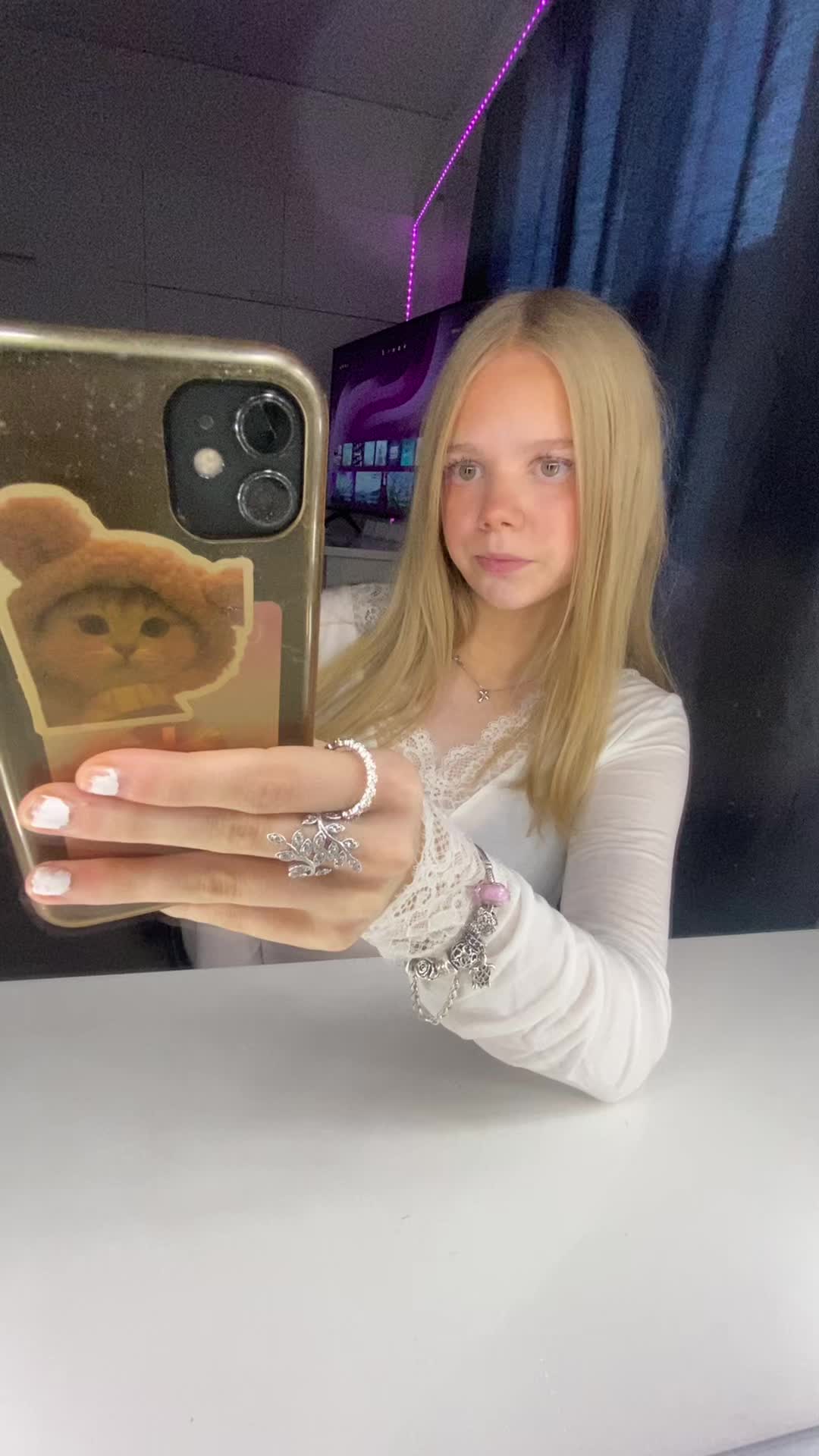 @𝑀𝑖𝑟𝑎🪽