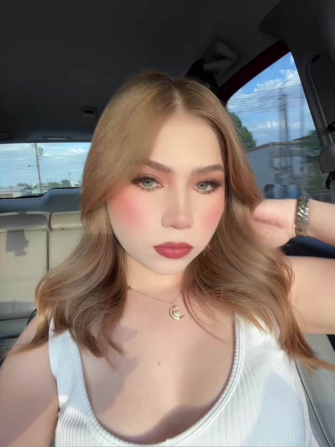 @👱🏻&zwj;♀️