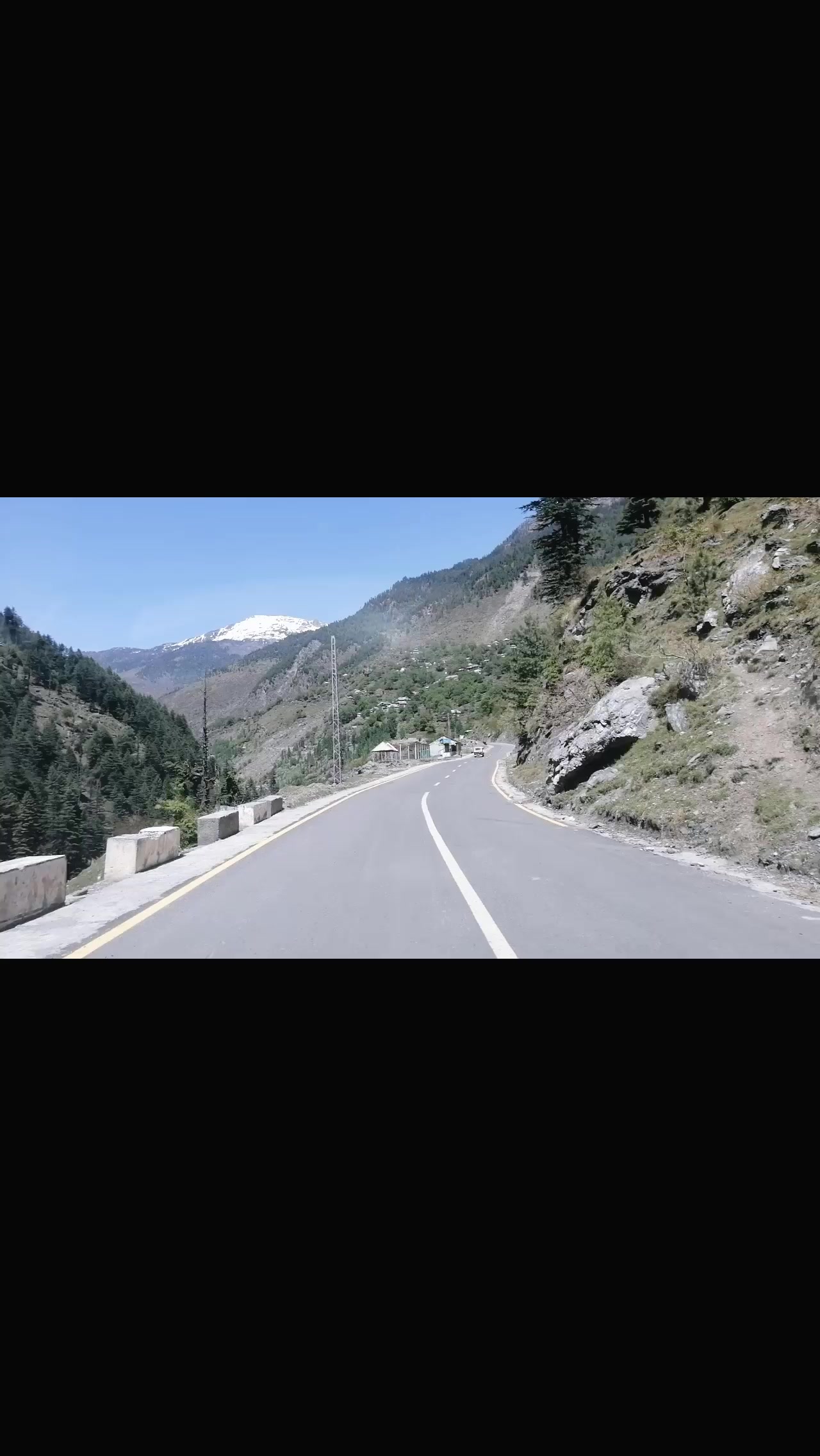 @Travel_with_Waqas