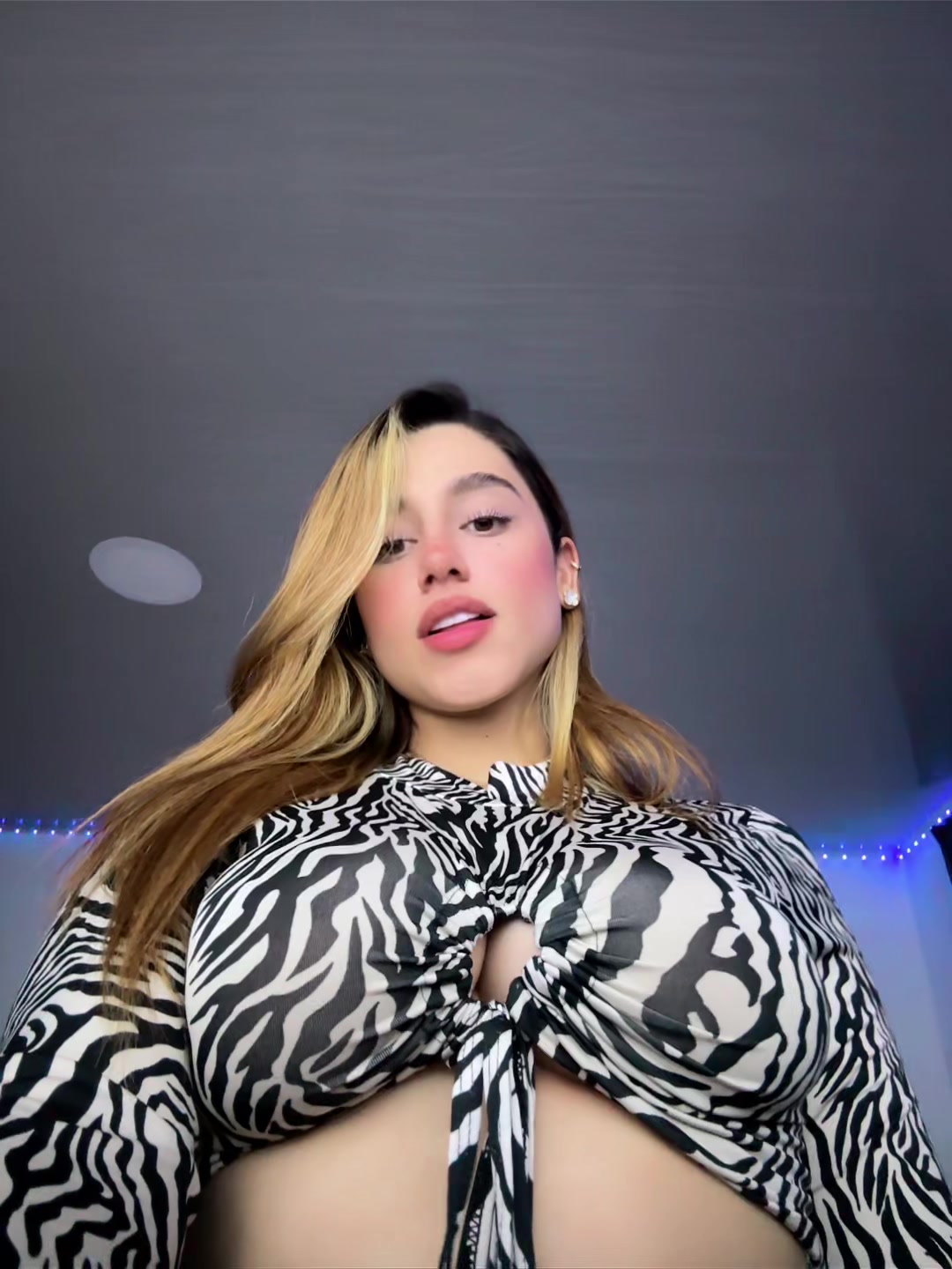 @VA