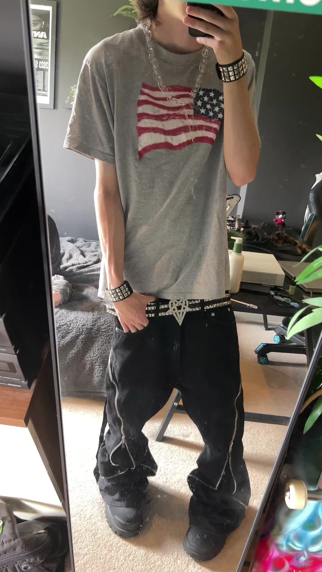@⚜️