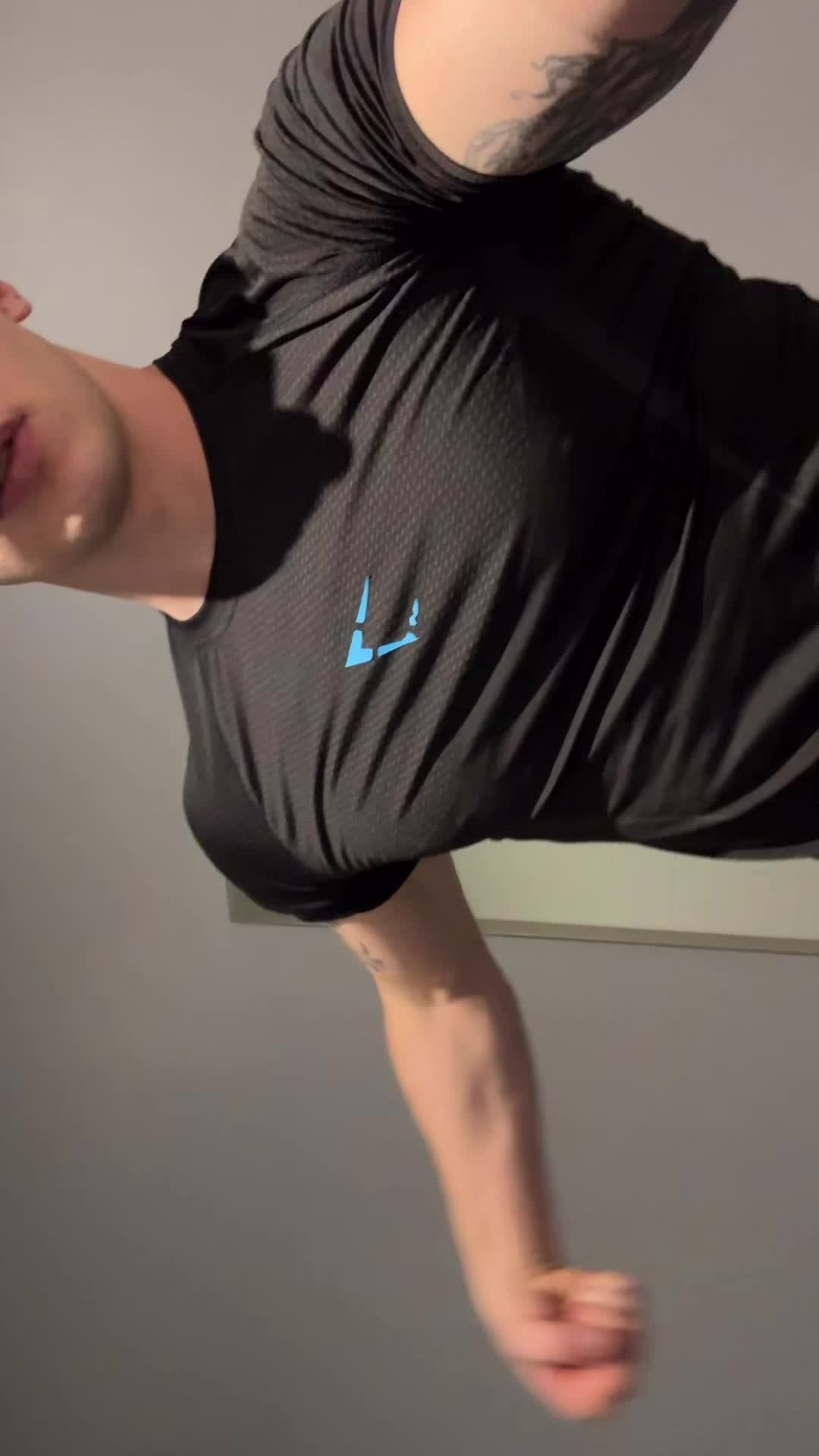@Angolzi