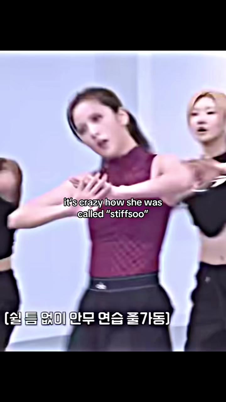 @✧𝖡𝗅𝗂𝗇𝗄𝖲𝗍𝖺𝗋⁴🤍✧