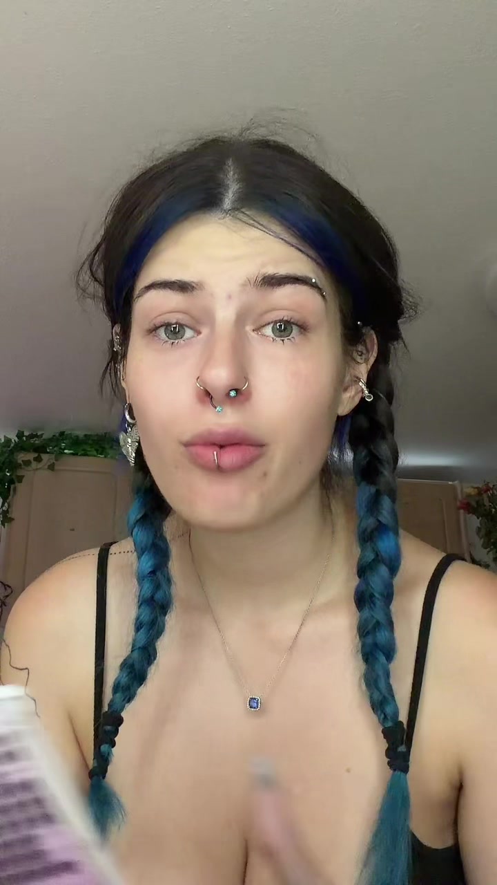 @Rebecca🍒