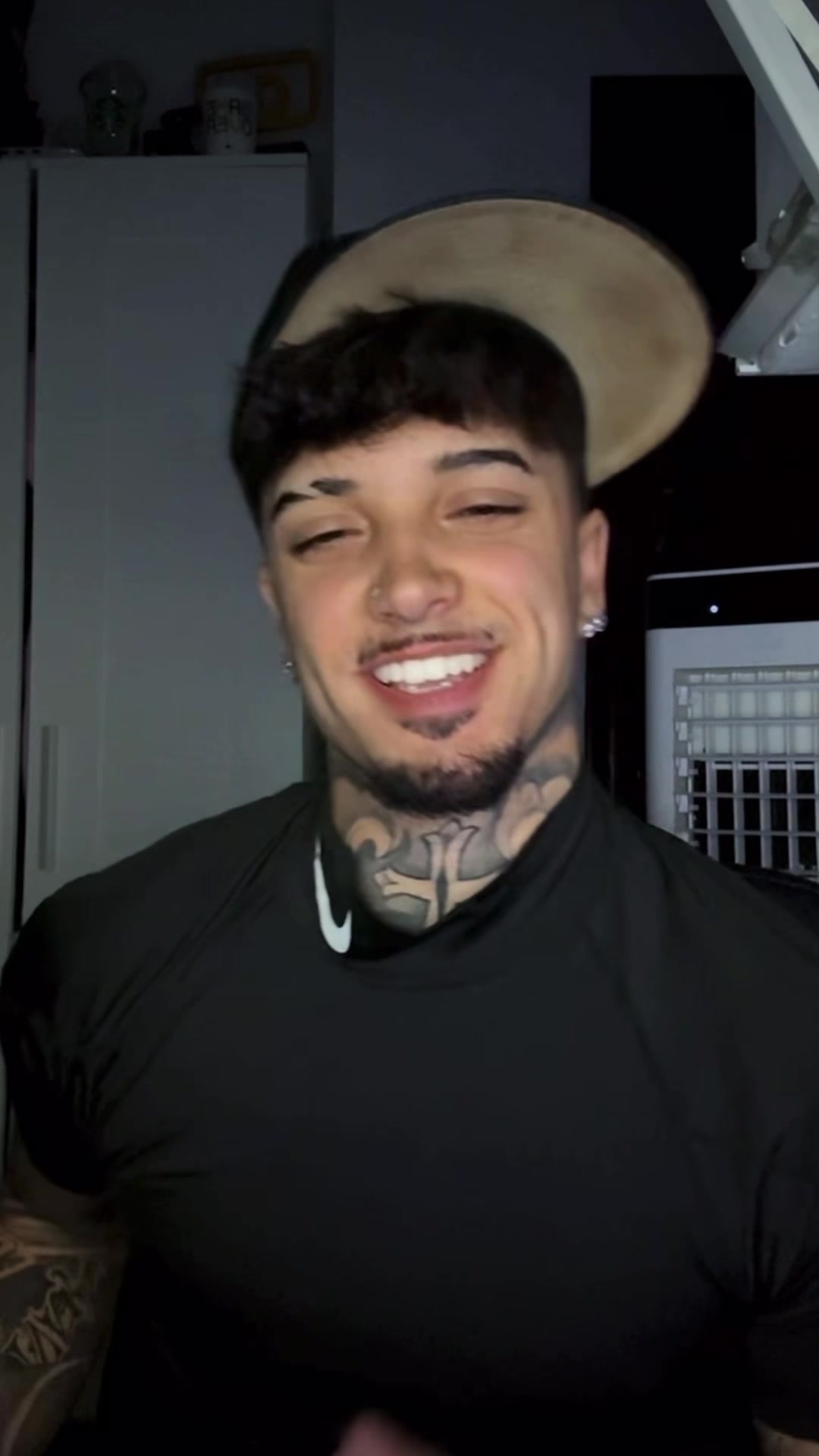 @Adriizz