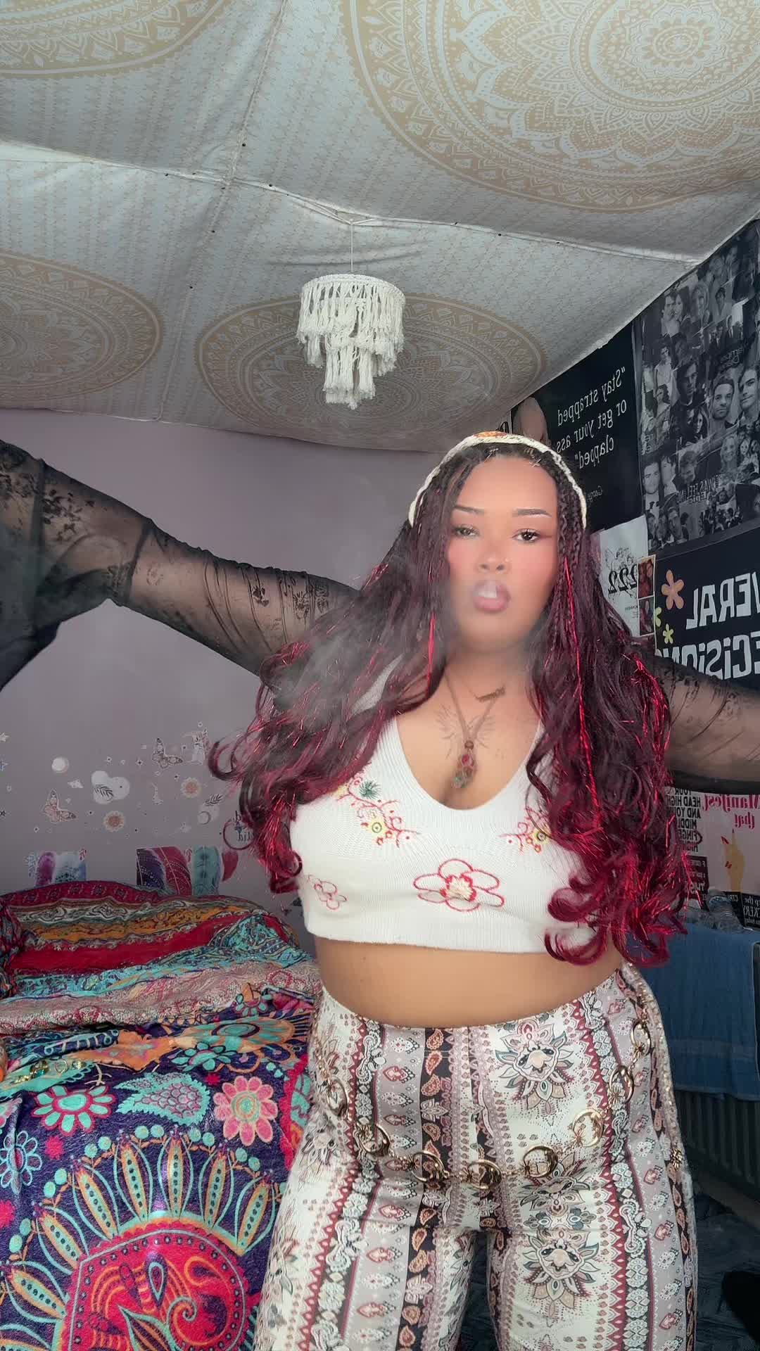 @🧚🏽&zwj;♀️🍄Charn tanoushka☮️✌🏽