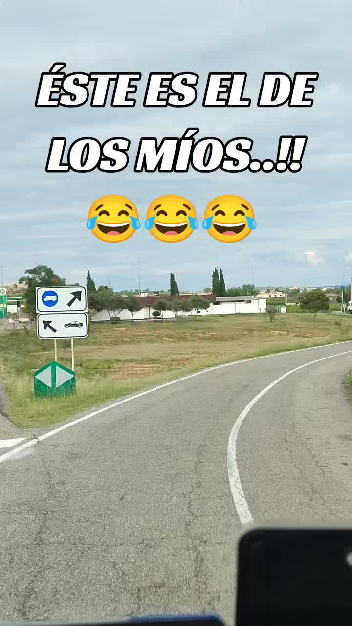 @OSCAR Y POPPY 🐶🧔🏻