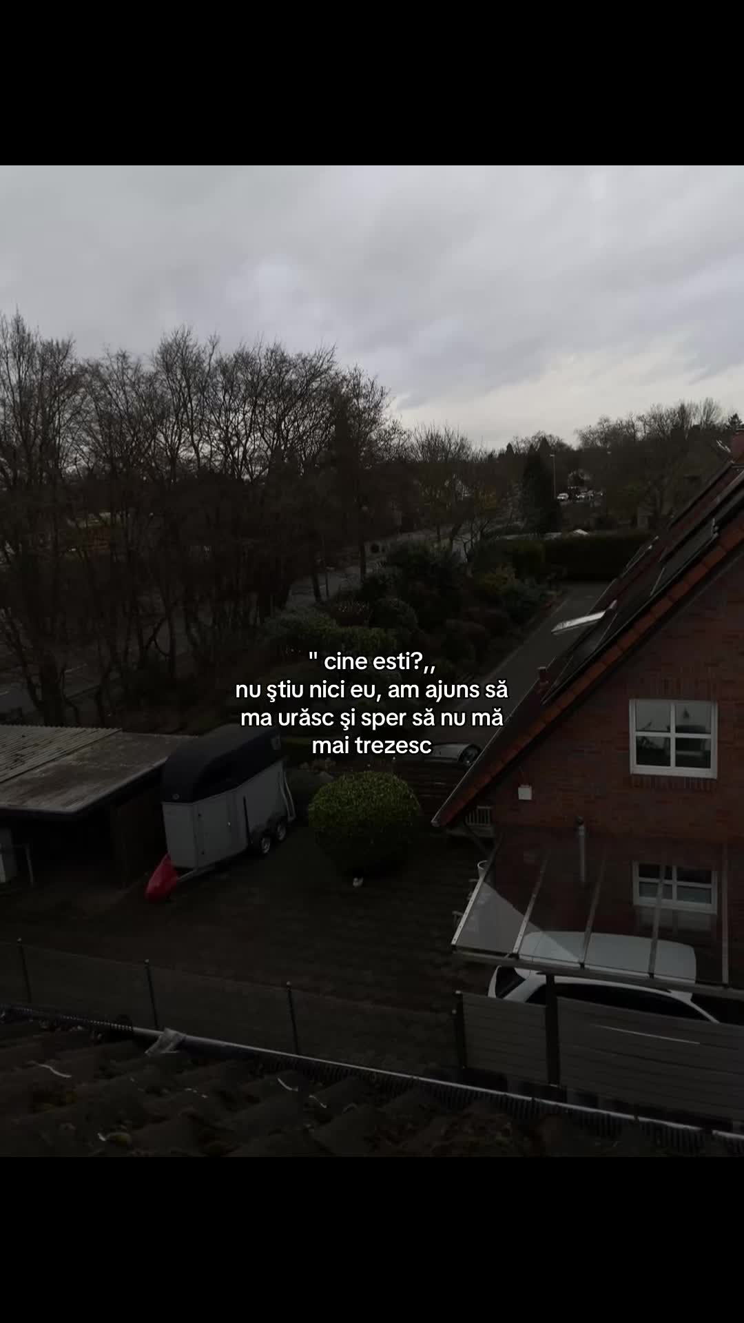 @•••