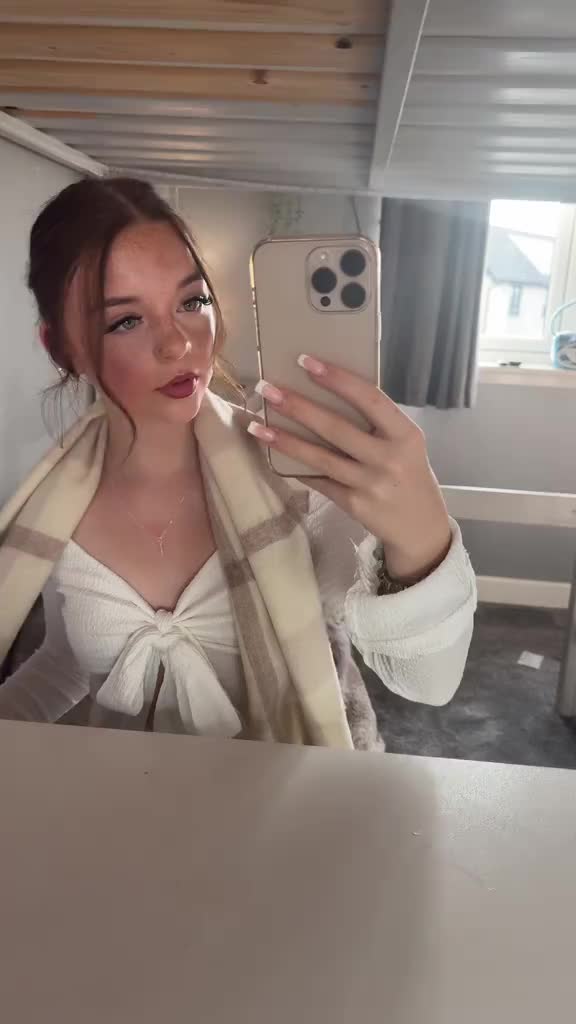 @Connie 🦶
