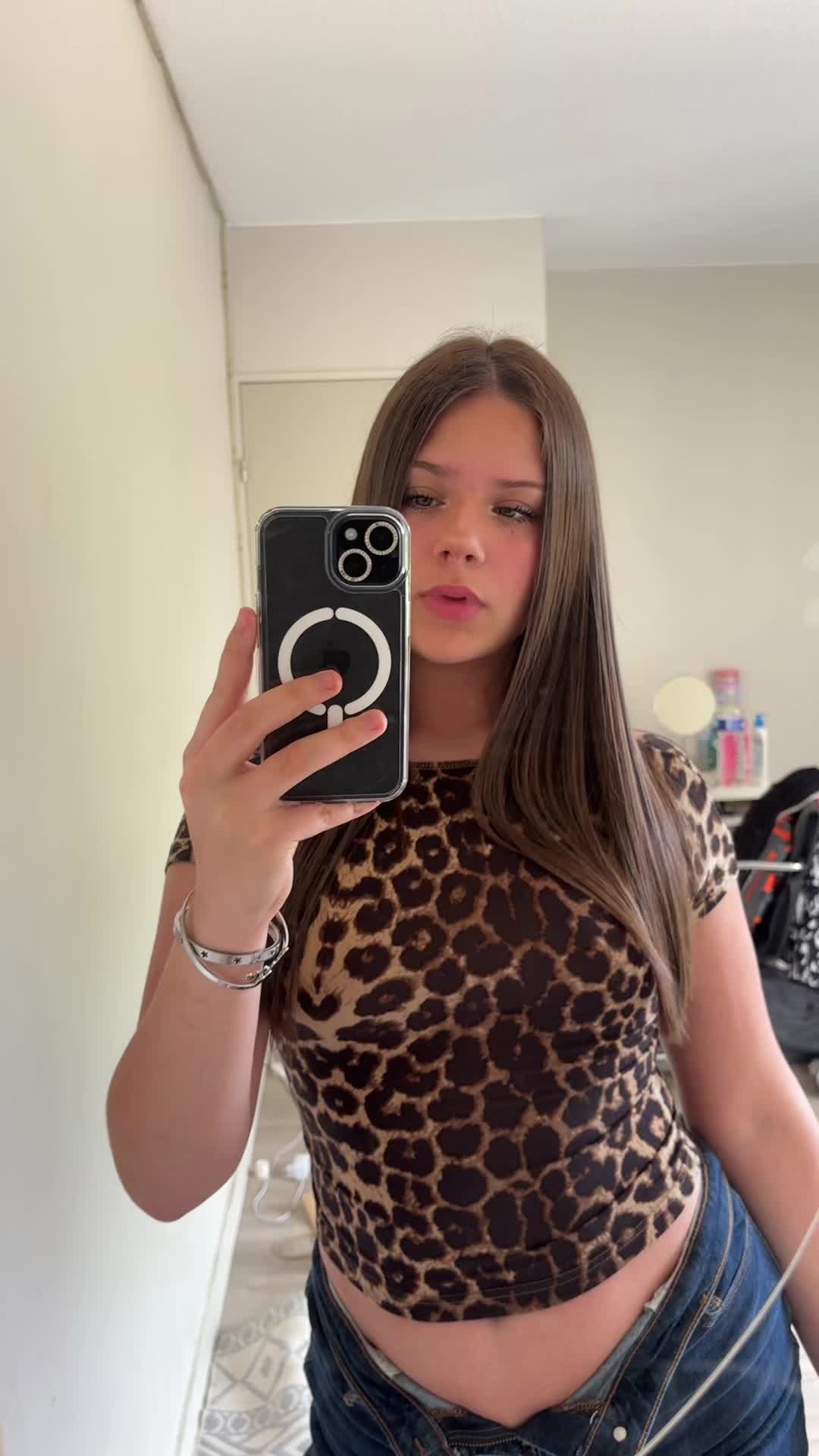 @𝐥𝐨𝐮.𝐧𝐚𝐚