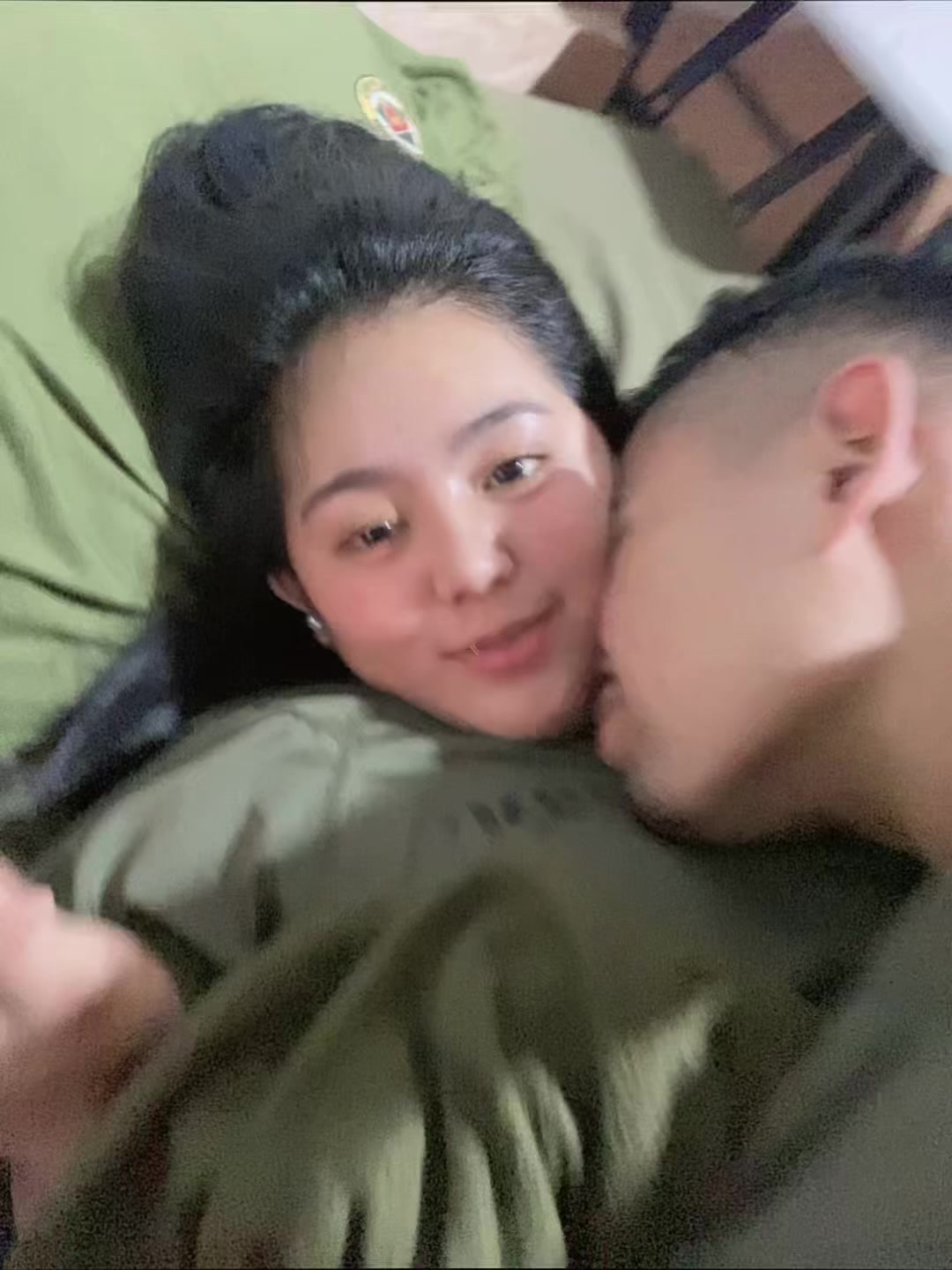@khriz
