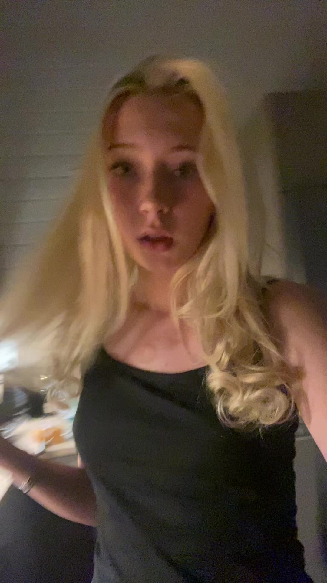 @user1678903305