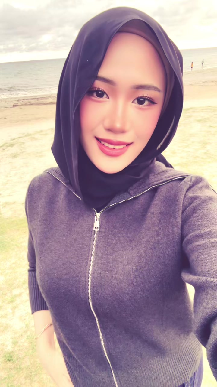 @isyanell