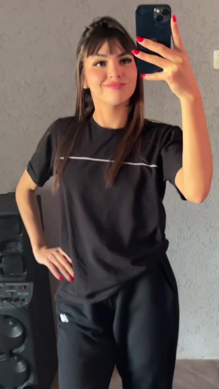 @Angiecabral_