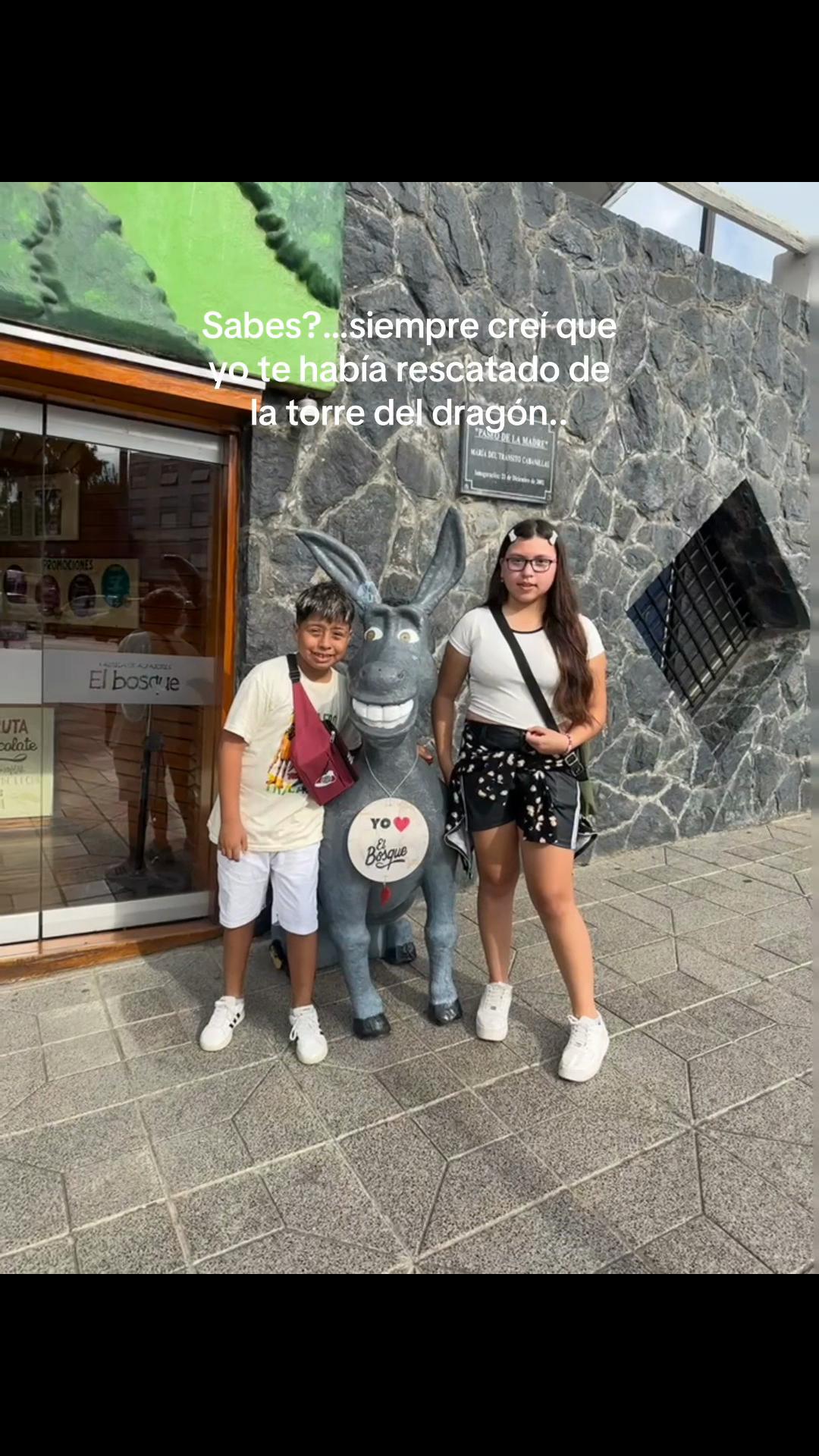 @Miica_caceres