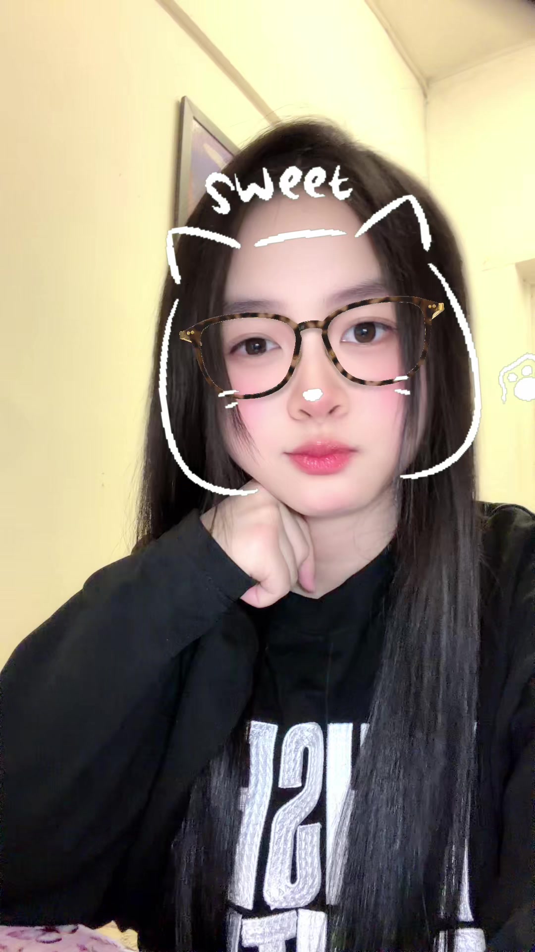 @Tuyết Trinh Ი𐑼 ☃︎