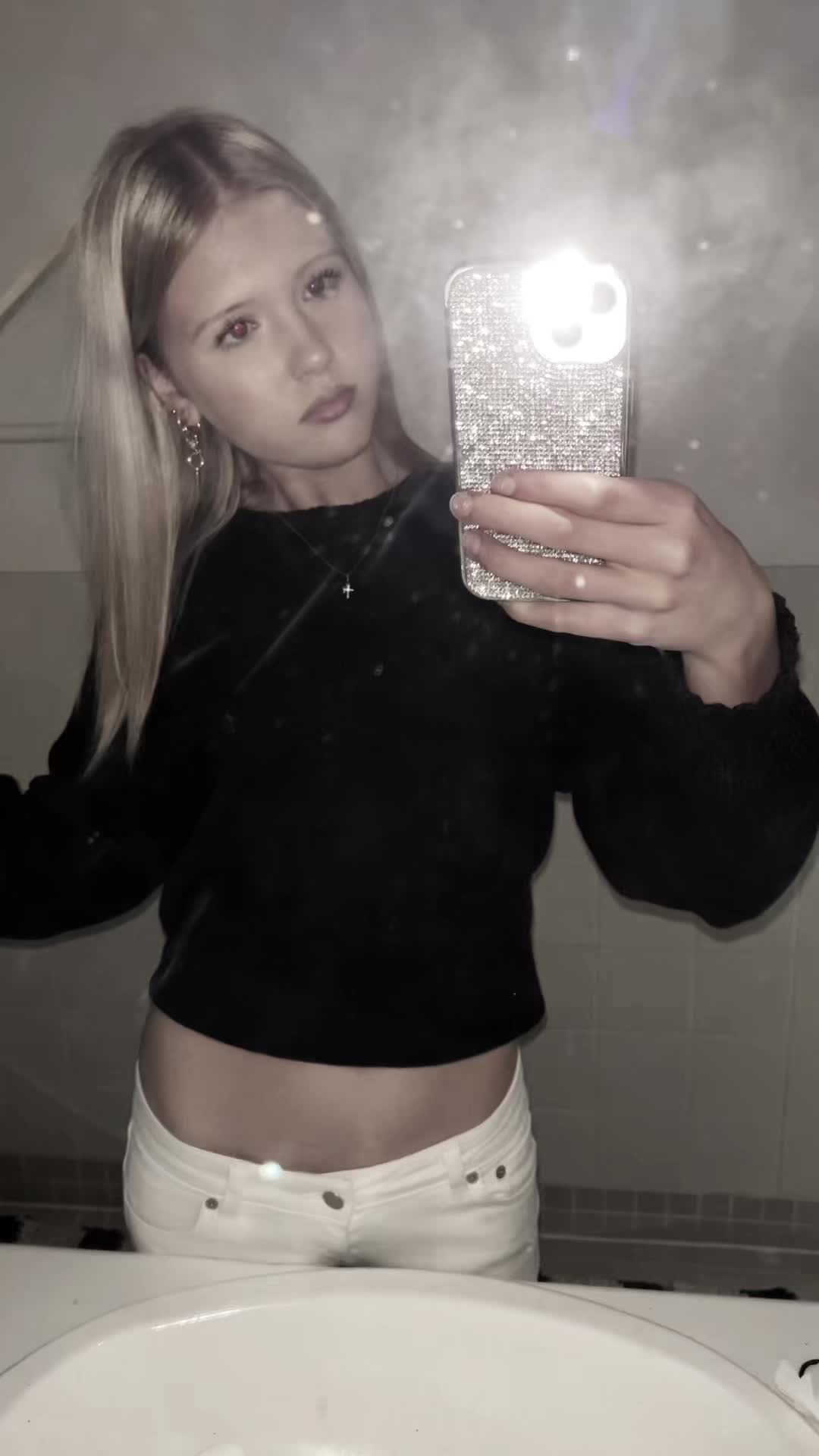 @ℰ𝓂𝒾𝓁𝒾𝒶