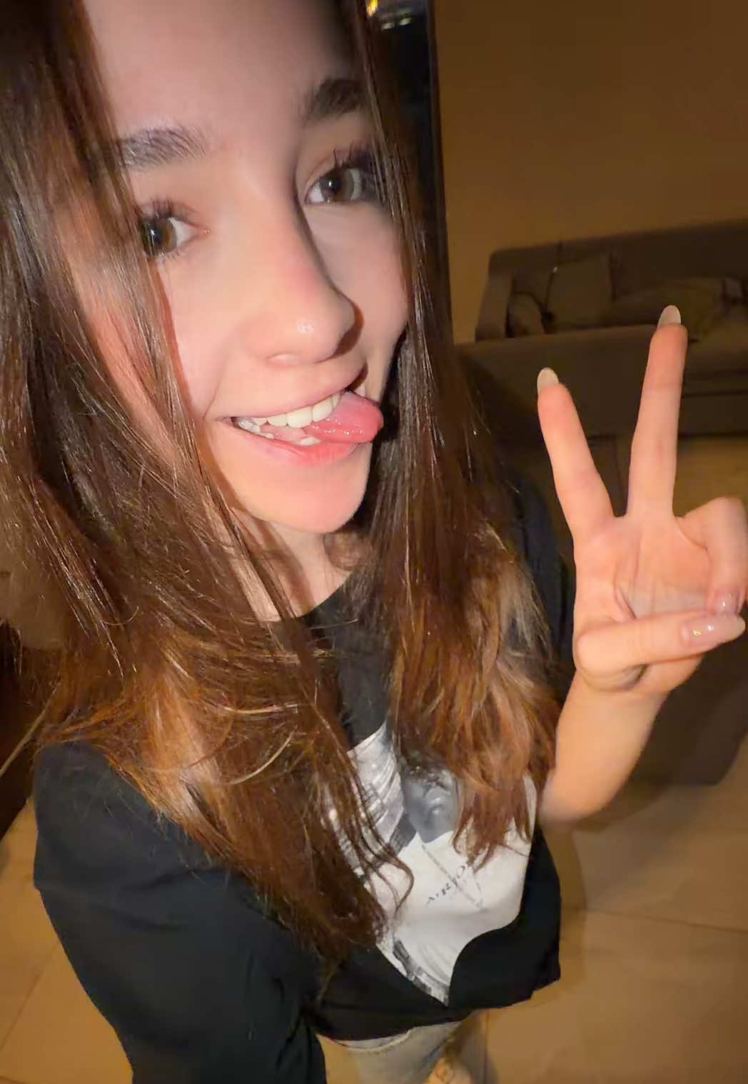 @isabella