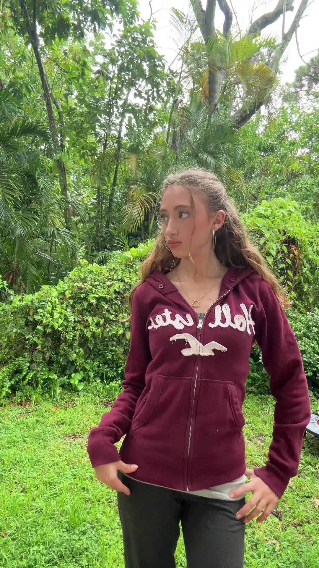 @𝐸𝓈𝓉𝒽𝑒𝓇 𝐹𝓇𝒶𝓎𝒹𝒶 🧁