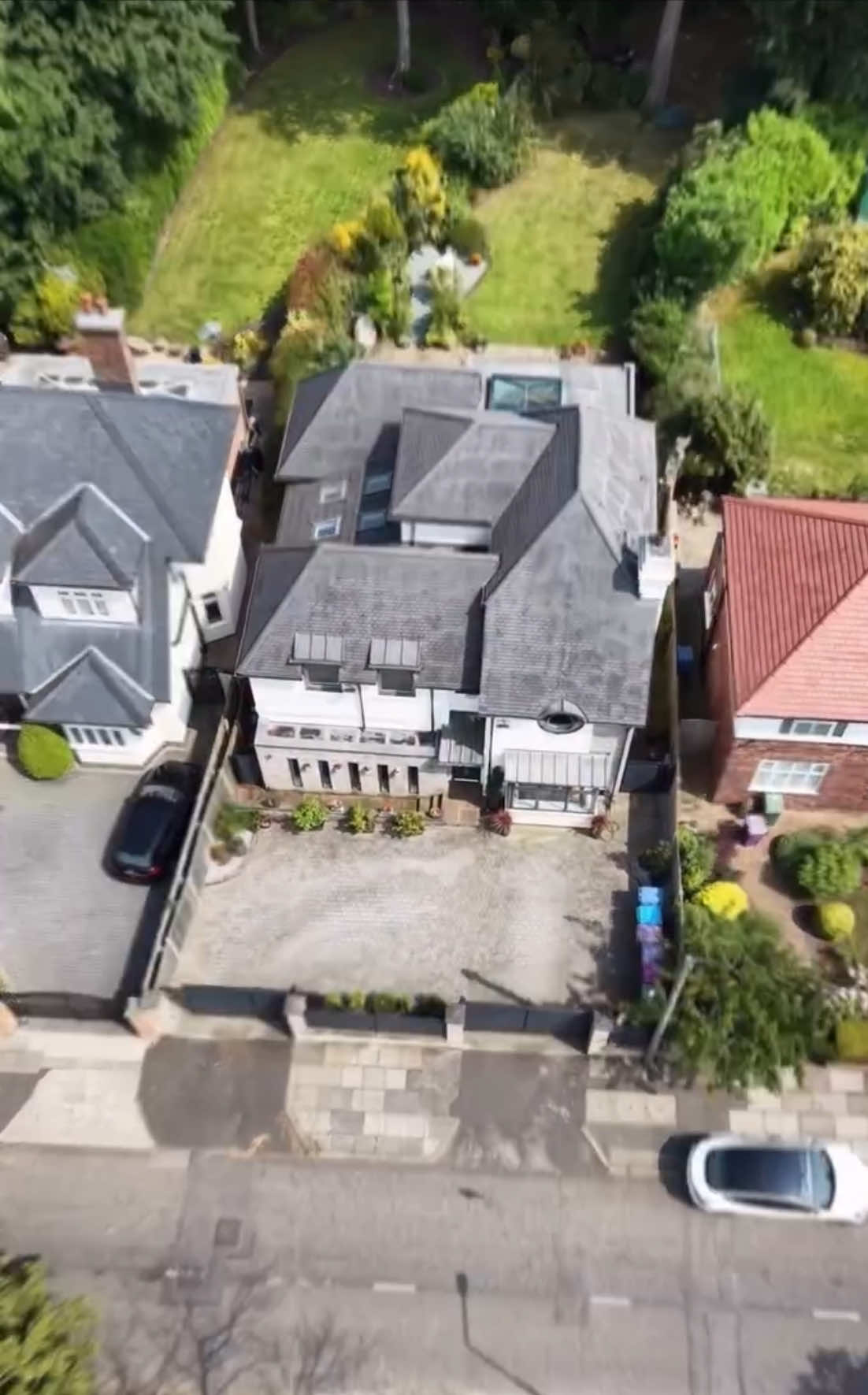 @millionairehomesuk