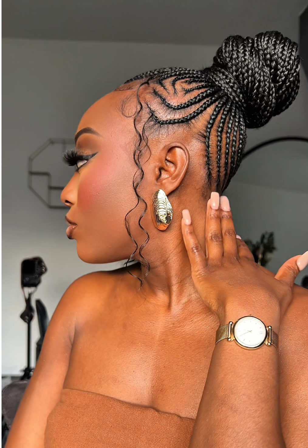 @Christiana | Beauty Creator