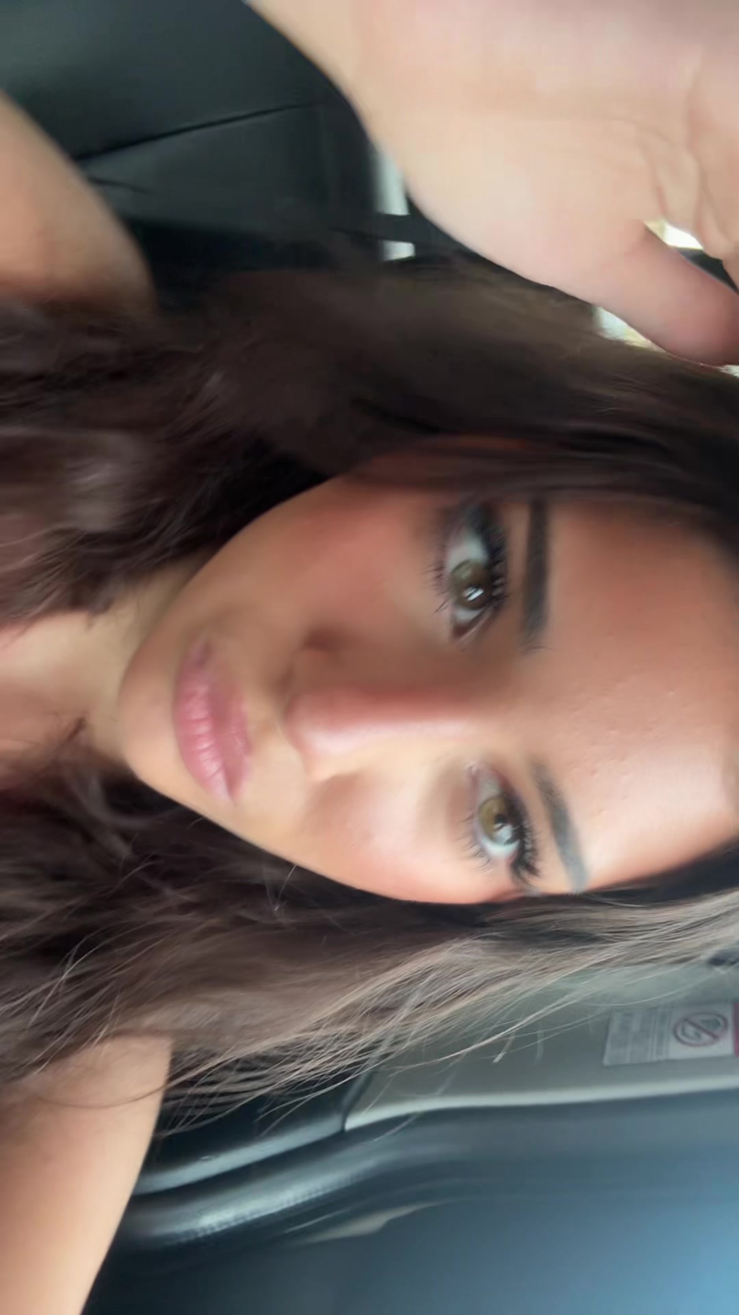 @whooischarlotte