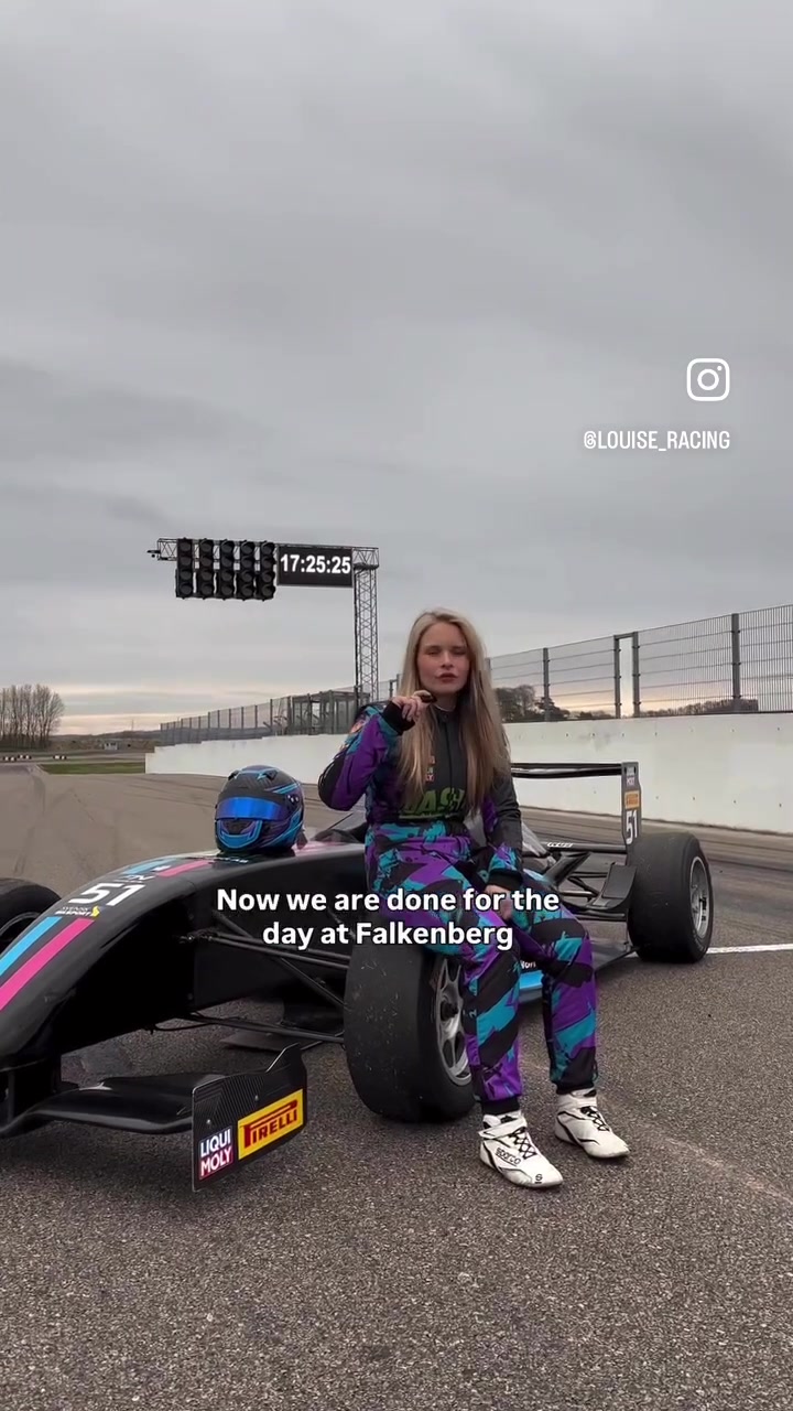 @👸🏼🏎️
