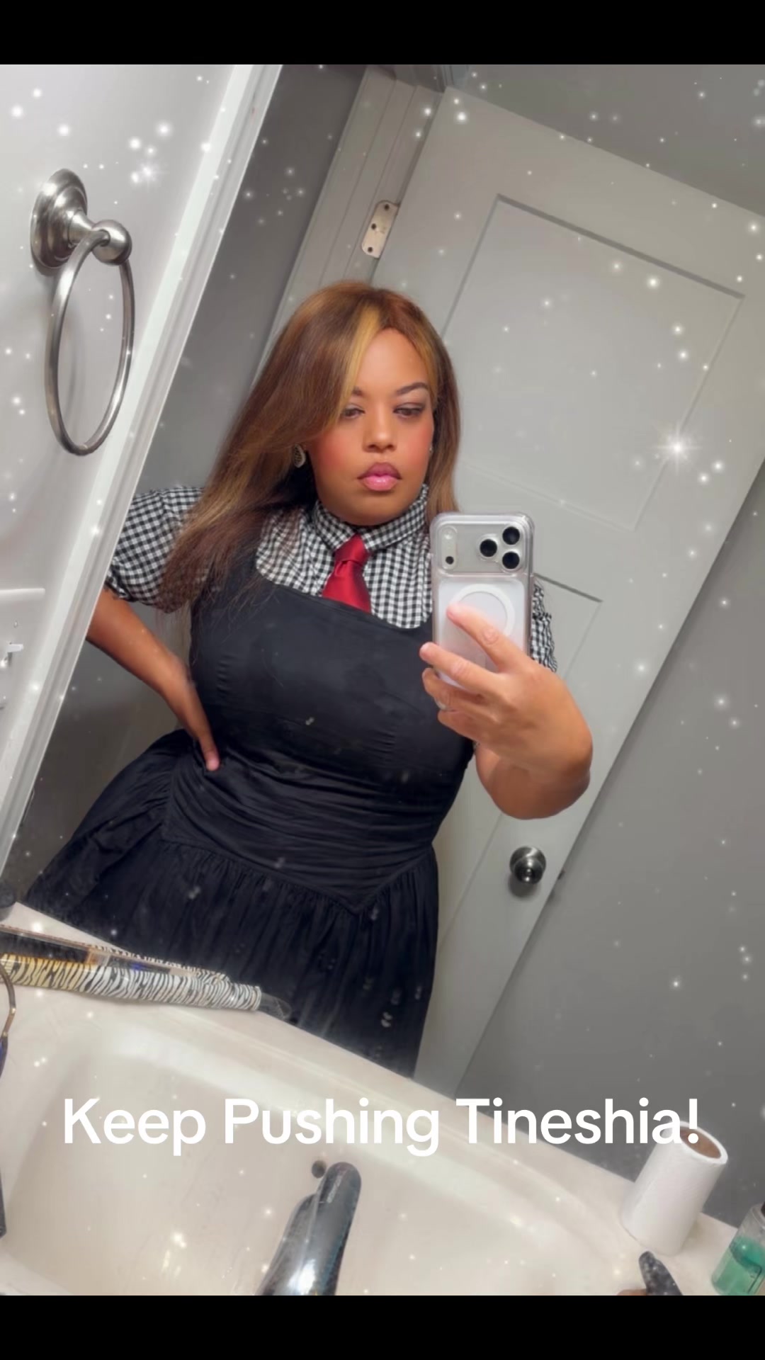 @ladeetee_