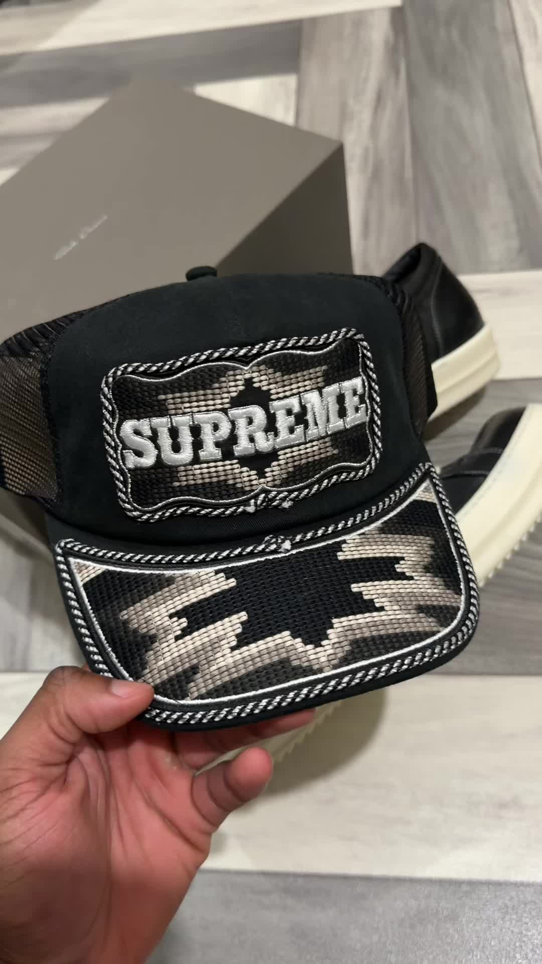 @J🧩