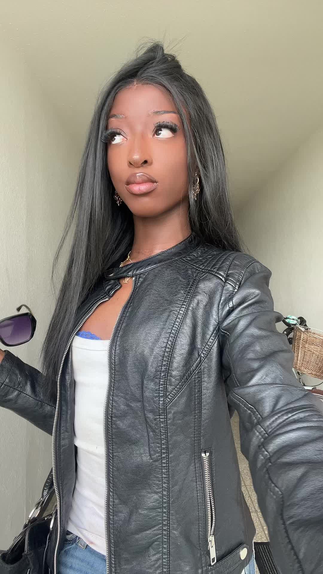 @tyra