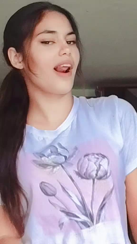 @Adriana Ela ๐๐ซฃ♥๏ธ