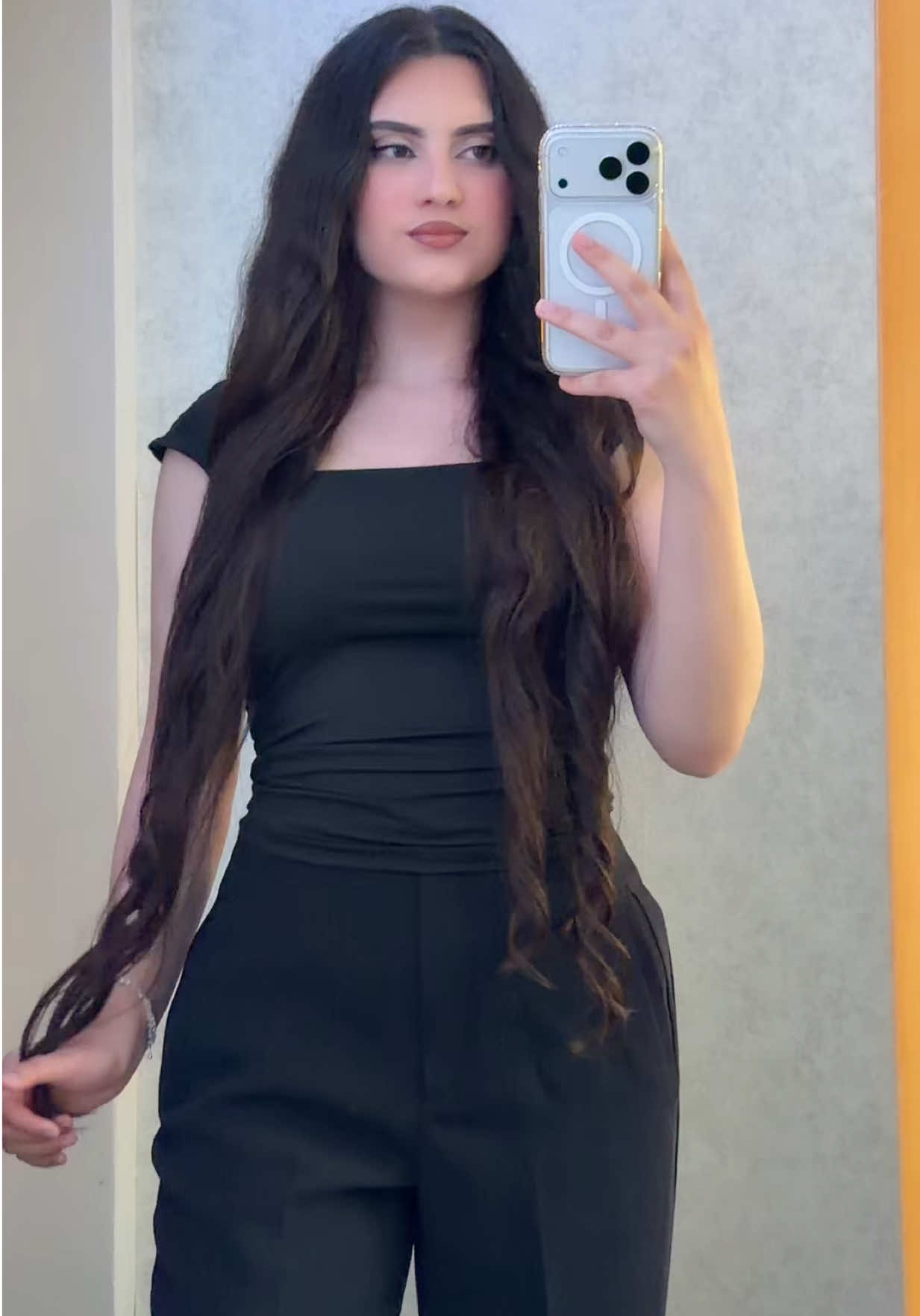 @𝓛𝓾𝓫𝓸𝓶𝓲𝓻𝓪