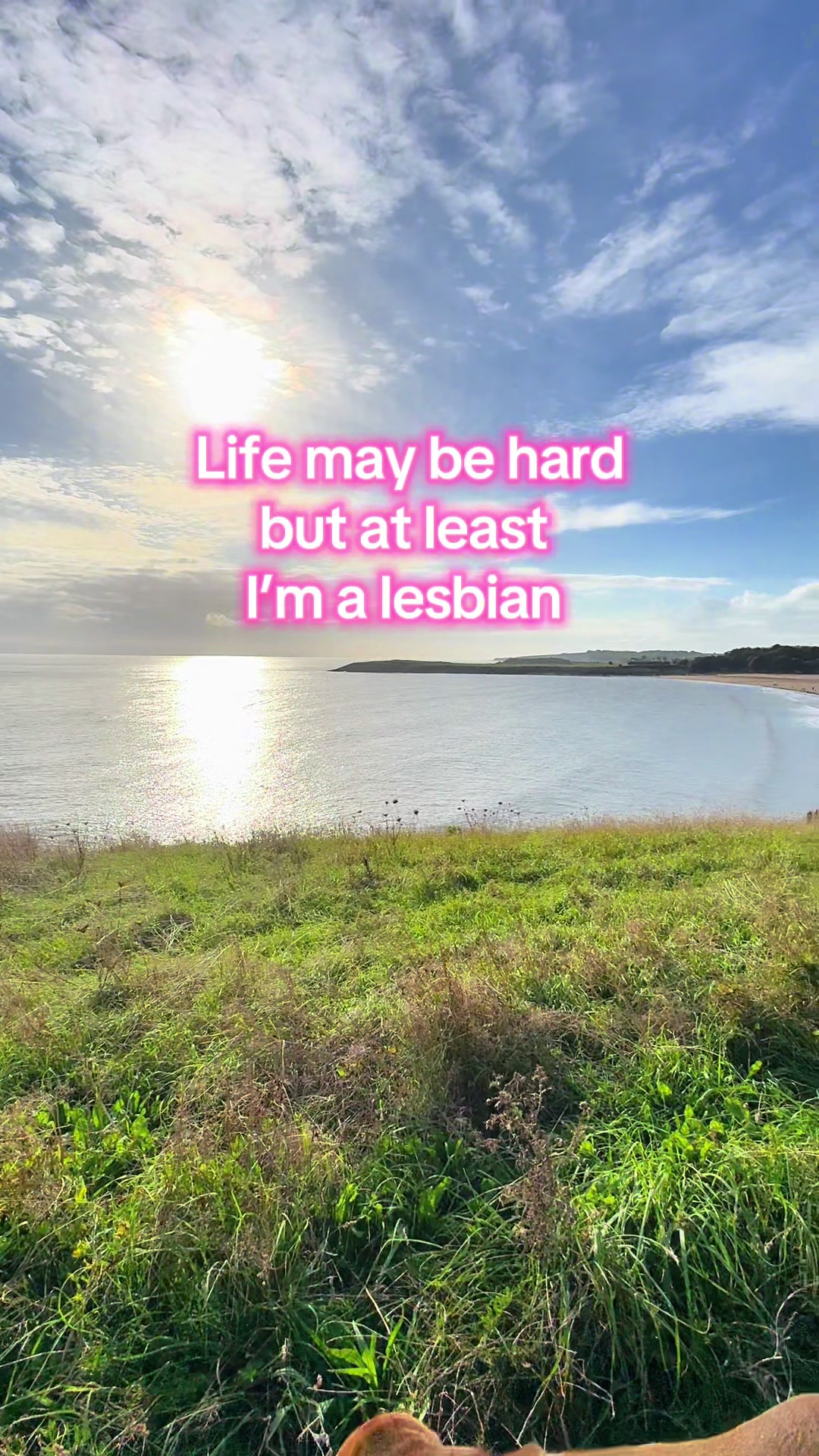 @Lisa J Evans sapphic author ⚢