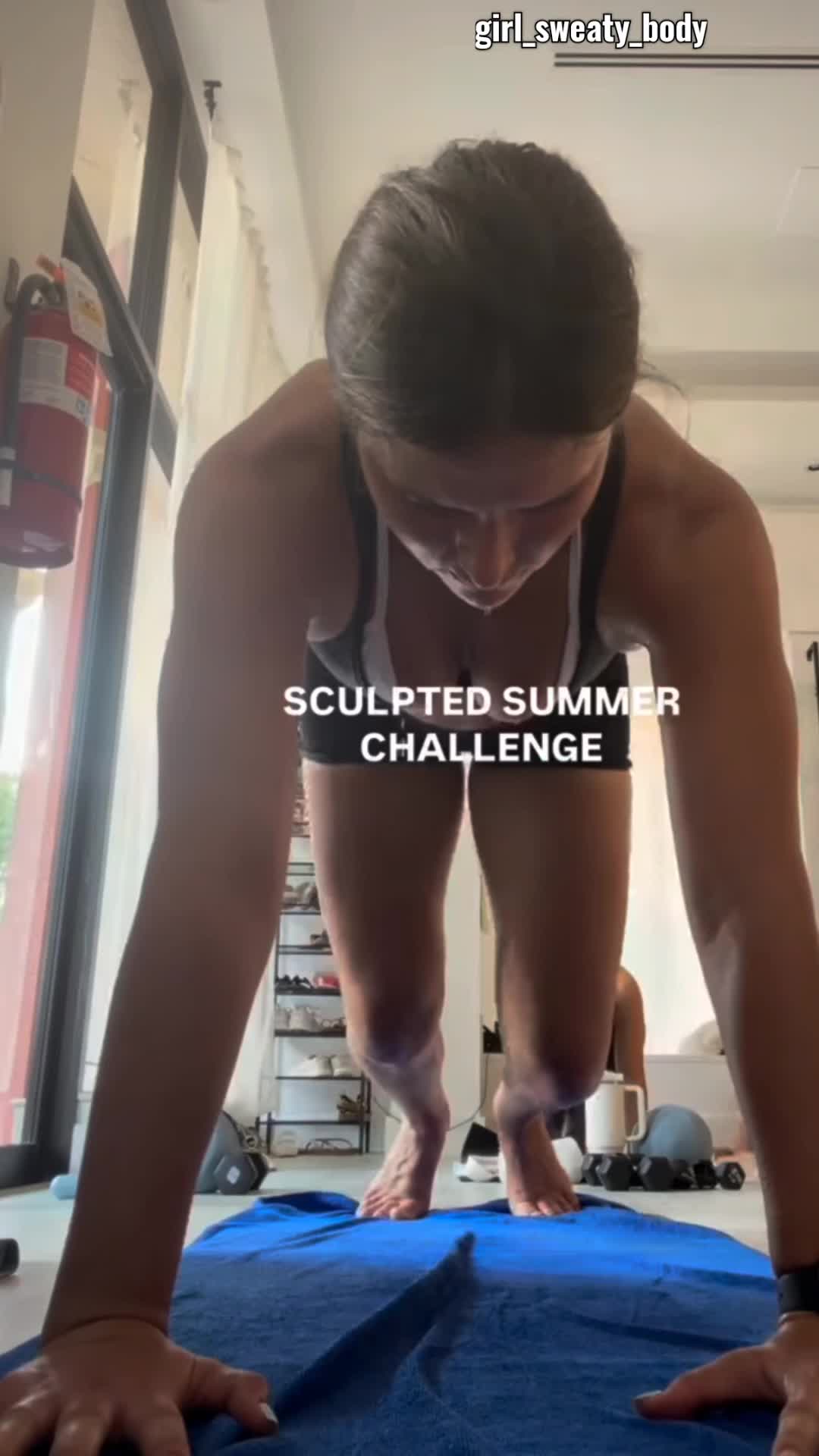 @girl_sweaty_body
