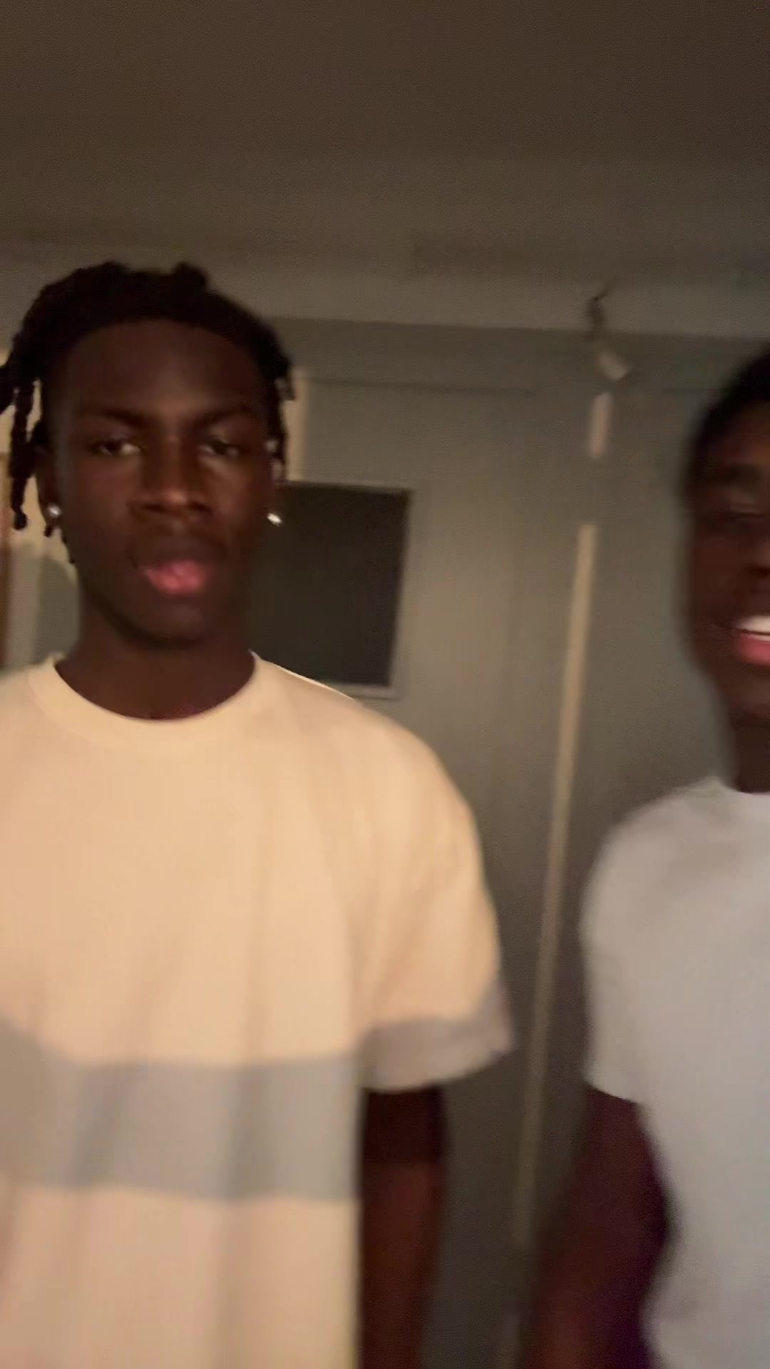 @𝐑𝟐 𝐱 𝐁𝟐